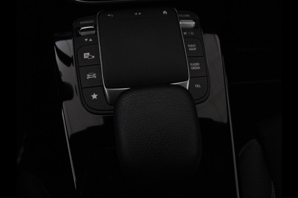 Mercedes-Benz CLA-Klasse Shooting Brake 250e AMG Night | Panoramadak | Adaptive cruise | Head-Up | Carplay | Stoelverwarming | Trekhaak | Leder/Alcantara | Widescreen | Full LED