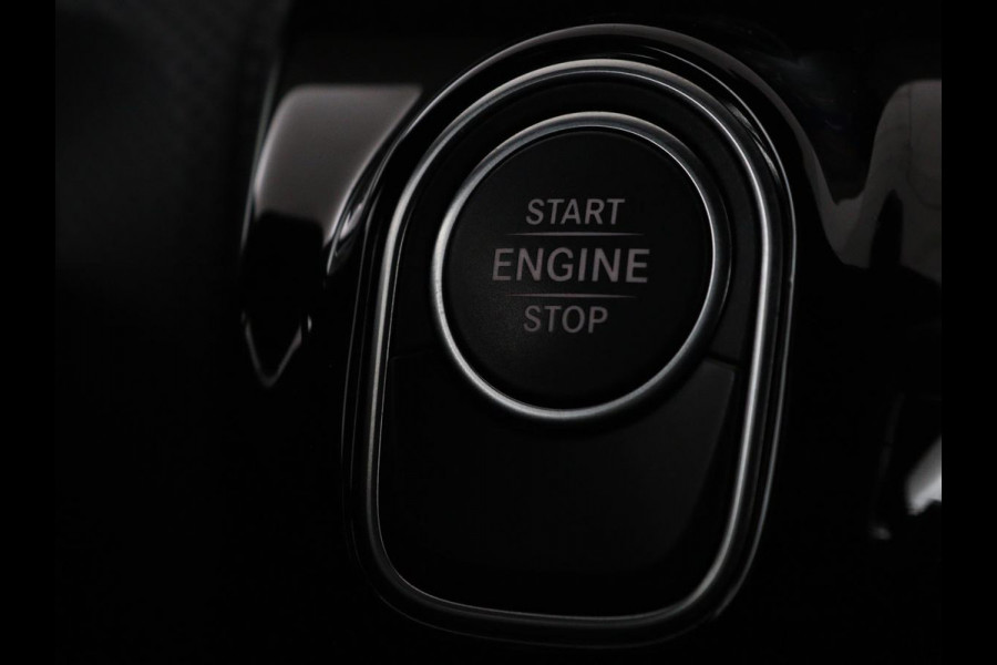 Mercedes-Benz CLA-Klasse Shooting Brake 250e AMG Night | Panoramadak | Adaptive cruise | Head-Up | Carplay | Stoelverwarming | Trekhaak | Leder/Alcantara | Widescreen | Full LED