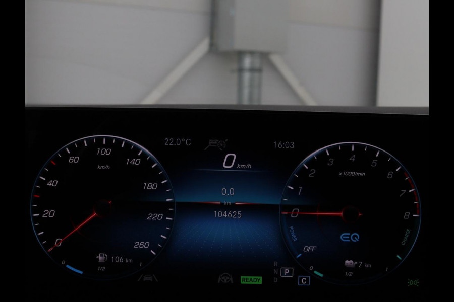 Mercedes-Benz CLA-Klasse Shooting Brake 250e AMG Night | Panoramadak | Adaptive cruise | Head-Up | Carplay | Stoelverwarming | Trekhaak | Leder/Alcantara | Widescreen | Full LED