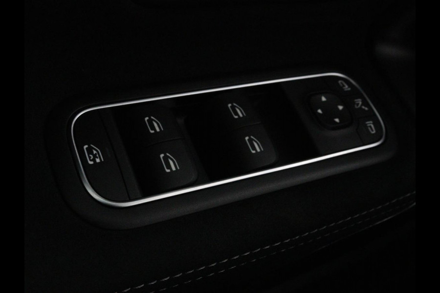 Mercedes-Benz CLA-Klasse Shooting Brake 250e AMG Night | Panoramadak | Adaptive cruise | Head-Up | Carplay | Stoelverwarming | Trekhaak | Leder/Alcantara | Widescreen | Full LED