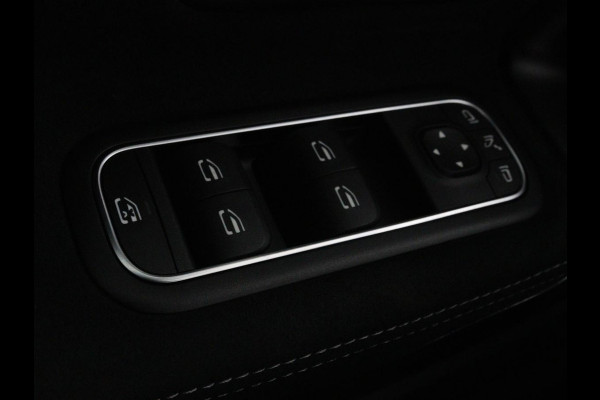 Mercedes-Benz CLA-Klasse Shooting Brake 250e AMG Night | Panoramadak | Adaptive cruise | Head-Up | Carplay | Stoelverwarming | Trekhaak | Leder/Alcantara | Widescreen | Full LED