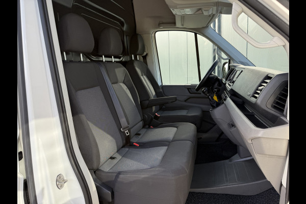 Volkswagen Crafter 2.0 TDI 140 PK / L3H3 / 1e EIG. / 3 TONS TREKHAAK / 3-ZITS / AIRCO / CRUISE / NAVI / 3000 KG AHG