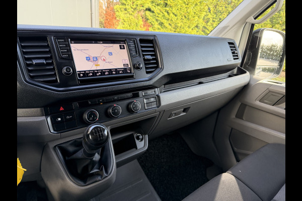 Volkswagen Crafter 2.0 TDI 140 PK / L3H3 / 1e EIG. / 3 TONS TREKHAAK / 3-ZITS / AIRCO / CRUISE / NAVI / 3000 KG AHG