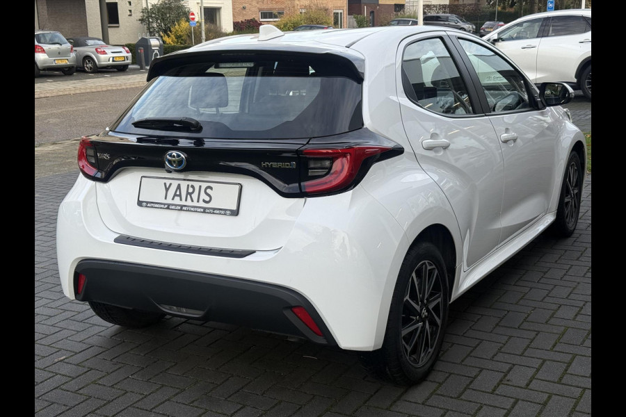 Toyota Yaris 1.5 Hybrid Dynamic Plus | Stoelverwarming, 16 inch, LED, Apple CarPlay/Android Auto, Parkeercamera, Keyless Toyota Yaris 1.5 Hybrid Dynamic Plus | Stoelverwarming, 16 inch, LED, Apple CarPlay/Android Auto, Parkeercamera, Keyless