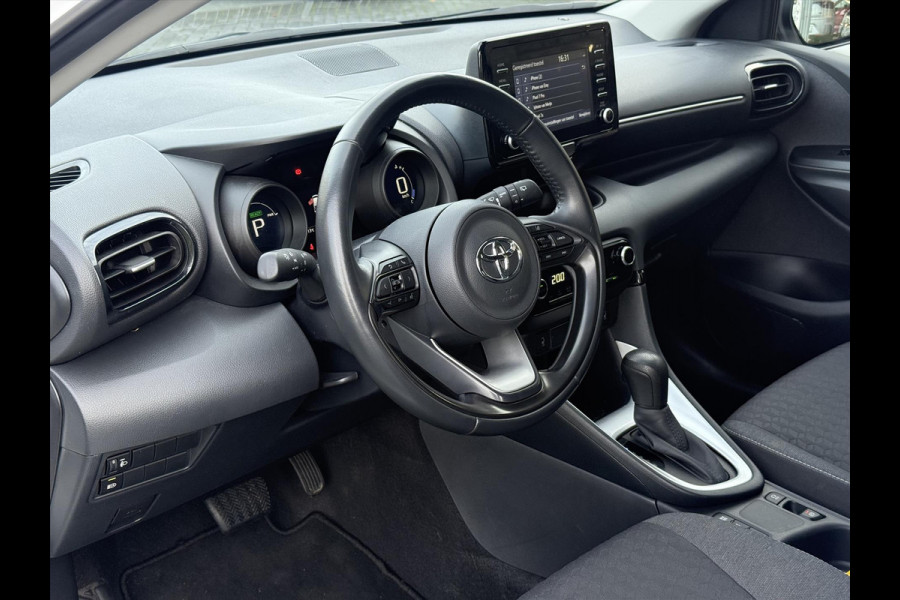 Toyota Yaris 1.5 Hybrid Dynamic Plus | Stoelverwarming, 16 inch, LED, Apple CarPlay/Android Auto, Parkeercamera, Keyless Toyota Yaris 1.5 Hybrid Dynamic Plus | Stoelverwarming, 16 inch, LED, Apple CarPlay/Android Auto, Parkeercamera, Keyless