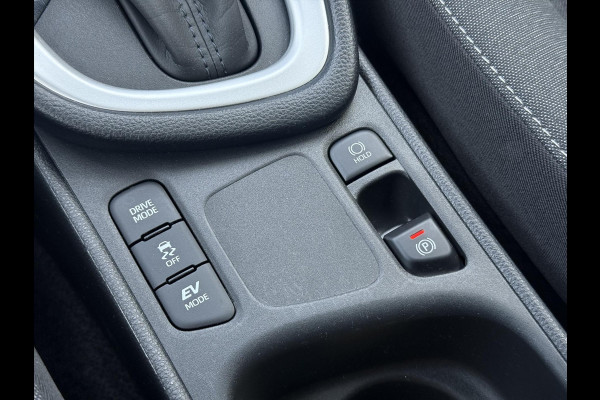 Toyota Yaris 1.5 Hybrid Dynamic Plus | Stoelverwarming, 16 inch, LED, Apple CarPlay/Android Auto, Parkeercamera, Keyless Toyota Yaris 1.5 Hybrid Dynamic Plus | Stoelverwarming, 16 inch, LED, Apple CarPlay/Android Auto, Parkeercamera, Keyless