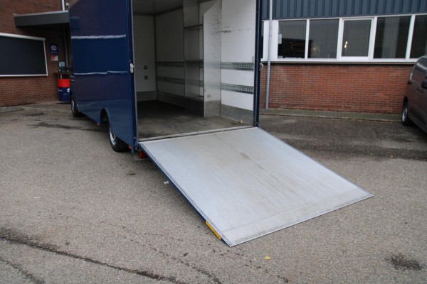 Volkswagen Crafter 35 2.0 TDI L4 / Bakwagen / Lage instap / Meubelbak / Luxe