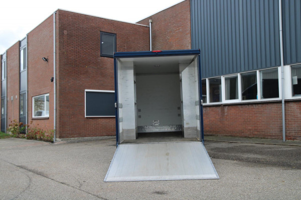 Volkswagen Crafter 35 2.0 TDI L4 / Bakwagen / Lage instap / Meubelbak / Luxe