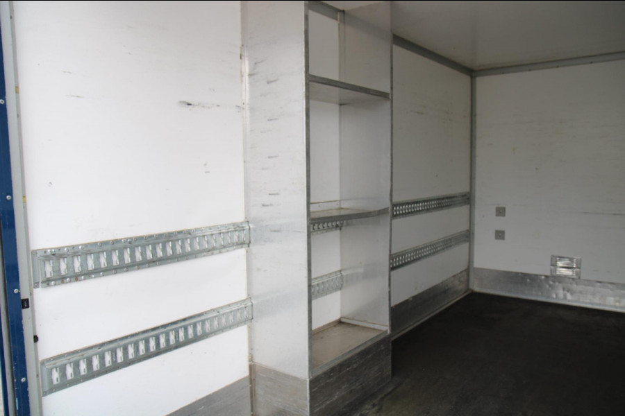 Volkswagen Crafter 35 2.0 TDI L4 / Bakwagen / Lage instap / Meubelbak / Luxe