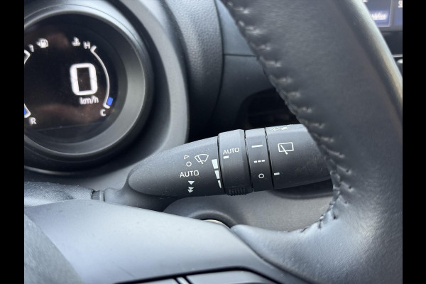 Toyota Yaris 1.5 Hybrid Dynamic Plus | Stoelverwarming, 16 inch, LED, Apple CarPlay/Android Auto, Parkeercamera, Keyless Toyota Yaris 1.5 Hybrid Dynamic Plus | Stoelverwarming, 16 inch, LED, Apple CarPlay/Android Auto, Parkeercamera, Keyless