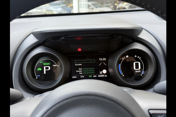 Toyota Yaris 1.5 Hybrid Dynamic Plus | Stoelverwarming, 16 inch, LED, Apple CarPlay/Android Auto, Parkeercamera, Keyless Toyota Yaris 1.5 Hybrid Dynamic Plus | Stoelverwarming, 16 inch, LED, Apple CarPlay/Android Auto, Parkeercamera, Keyless