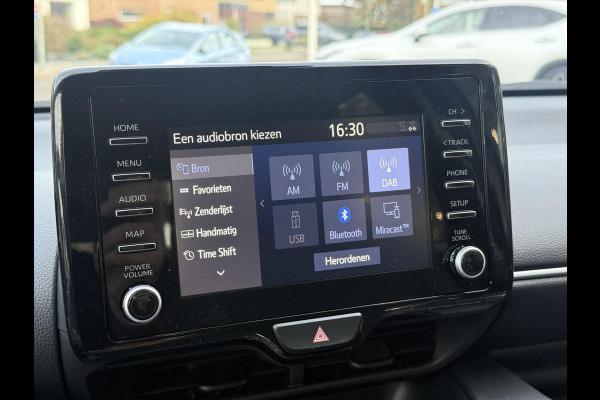 Toyota Yaris 1.5 Hybrid Dynamic Plus | Stoelverwarming, 16 inch, LED, Apple CarPlay/Android Auto, Parkeercamera, Keyless Toyota Yaris 1.5 Hybrid Dynamic Plus | Stoelverwarming, 16 inch, LED, Apple CarPlay/Android Auto, Parkeercamera, Keyless