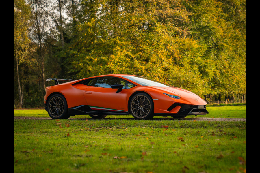 Lamborghini Huracan 5.2 V10 Performante | Arancio Antaeus | Carbon Bucket Seats | Lift | Camera