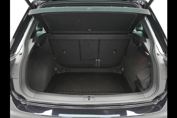 Volkswagen Tiguan 1.5 TSI ACT 150pk DSG Highline R-Line Panorama Camera Trekhaak Keyless Carplay 173 Volkswagen Tiguan 1.5 TSI ACT 150pk DSG Highline R-Line Panorama Camera Trekhaak Keyless Carplay 173