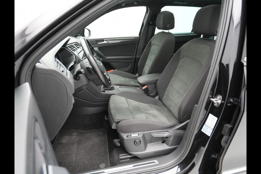 Volkswagen Tiguan 1.5 TSI ACT 150pk DSG Highline R-Line Panorama Camera Trekhaak Keyless Carplay 173 Volkswagen Tiguan 1.5 TSI ACT 150pk DSG Highline R-Line Panorama Camera Trekhaak Keyless Carplay 173