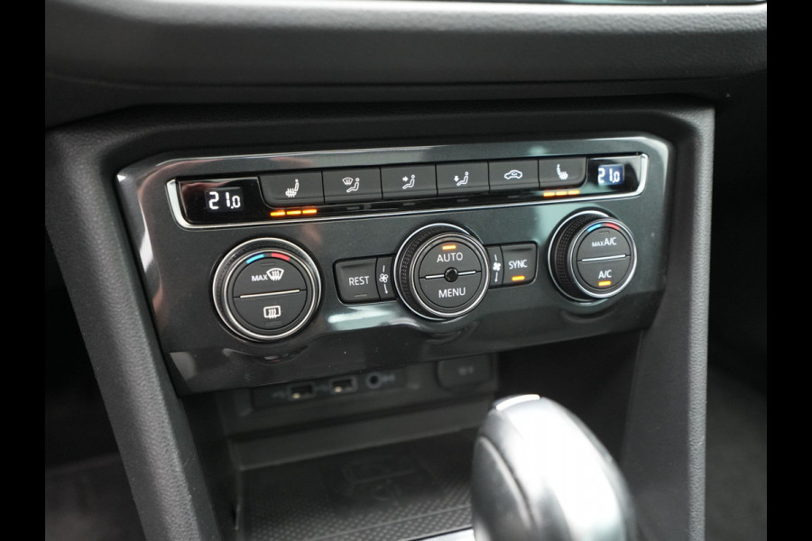 Volkswagen Tiguan 1.5 TSI ACT 150pk DSG Highline R-Line Panorama Camera Trekhaak Keyless Carplay 173 Volkswagen Tiguan 1.5 TSI ACT 150pk DSG Highline R-Line Panorama Camera Trekhaak Keyless Carplay 173