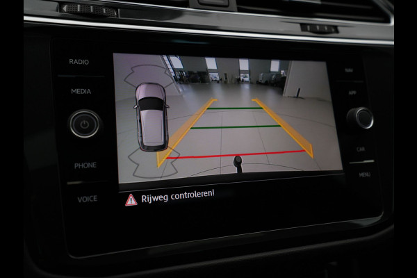 Volkswagen Tiguan 1.5 TSI ACT 150pk DSG Highline R-Line Panorama Camera Trekhaak Keyless Carplay 173 Volkswagen Tiguan 1.5 TSI ACT 150pk DSG Highline R-Line Panorama Camera Trekhaak Keyless Carplay 173