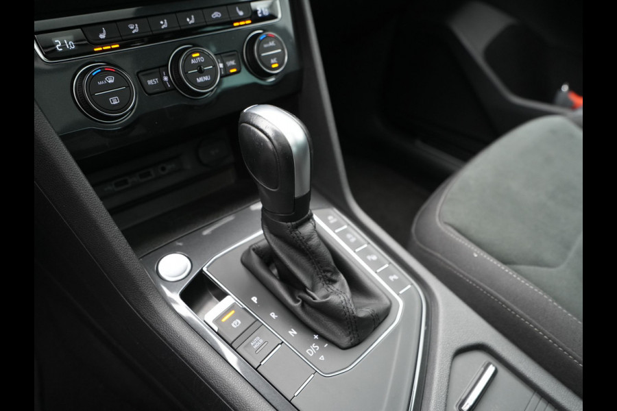 Volkswagen Tiguan 1.5 TSI ACT 150pk DSG Highline R-Line Panorama Camera Trekhaak Keyless Carplay 173 Volkswagen Tiguan 1.5 TSI ACT 150pk DSG Highline R-Line Panorama Camera Trekhaak Keyless Carplay 173