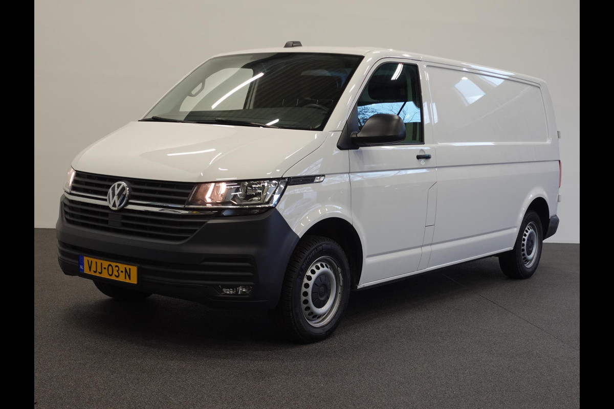 Volkswagen Transporter 2.0 TDI 110pk L2H1 Navigatie Apple Carplay/Android Auto Trekhaak Camera Parkeersensoren achter Cruise Control Airco Volkswagen Transporter 2.0 TDI 110pk L2H1 Navigatie Apple Carplay/Android Auto Trekhaak Camera Parkeersensoren achter Cruise Control Airco