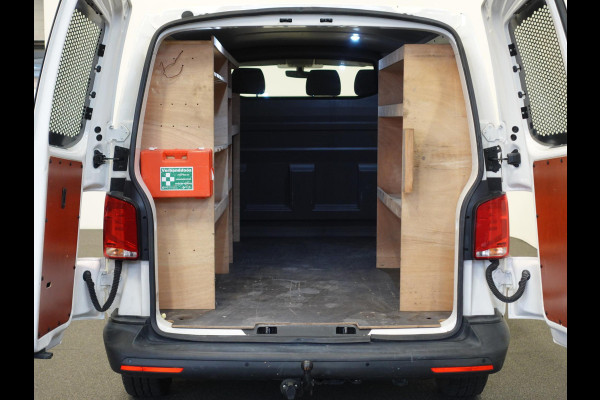 Volkswagen Transporter 2.0 TDI 110pk L2H1 Navigatie Apple Carplay/Android Auto Trekhaak Camera Parkeersensoren achter Cruise Control Airco