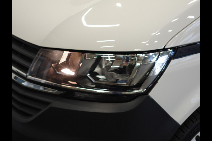 Volkswagen Transporter 2.0 TDI 110pk L2H1 Navigatie Apple Carplay/Android Auto Trekhaak Camera Parkeersensoren achter Cruise Control Airco