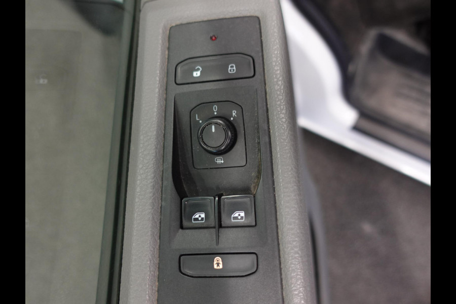 Volkswagen Transporter 2.0 TDI 110pk L2H1 Navigatie Apple Carplay/Android Auto Trekhaak Camera Parkeersensoren achter Cruise Control Airco