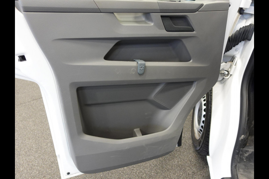 Volkswagen Transporter 2.0 TDI 110pk L2H1 Navigatie Apple Carplay/Android Auto Trekhaak Camera Parkeersensoren achter Cruise Control Airco