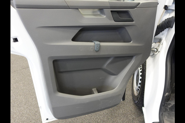 Volkswagen Transporter 2.0 TDI 110pk L2H1 Navigatie Apple Carplay/Android Auto Trekhaak Camera Parkeersensoren achter Cruise Control Airco