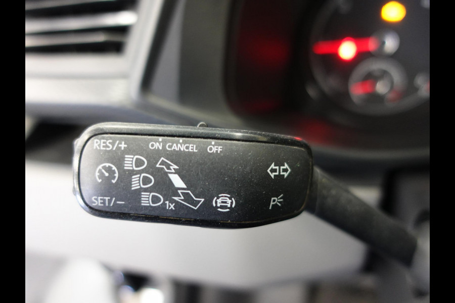 Volkswagen Transporter 2.0 TDI 110pk L2H1 Navigatie Apple Carplay/Android Auto Trekhaak Camera Parkeersensoren achter Cruise Control Airco