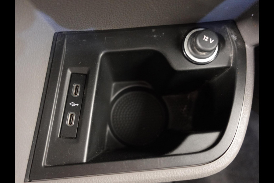 Volkswagen Transporter 2.0 TDI 110pk L2H1 Navigatie Apple Carplay/Android Auto Trekhaak Camera Parkeersensoren achter Cruise Control Airco