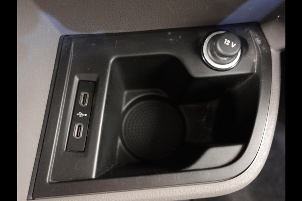 Volkswagen Transporter 2.0 TDI 110pk L2H1 Navigatie Apple Carplay/Android Auto Trekhaak Camera Parkeersensoren achter Cruise Control Airco