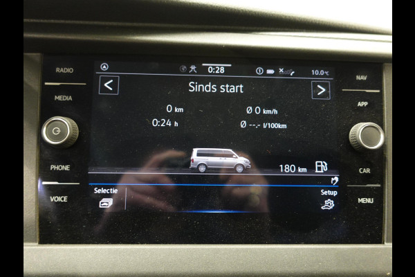 Volkswagen Transporter 2.0 TDI 110pk L2H1 Navigatie Apple Carplay/Android Auto Trekhaak Camera Parkeersensoren achter Cruise Control Airco