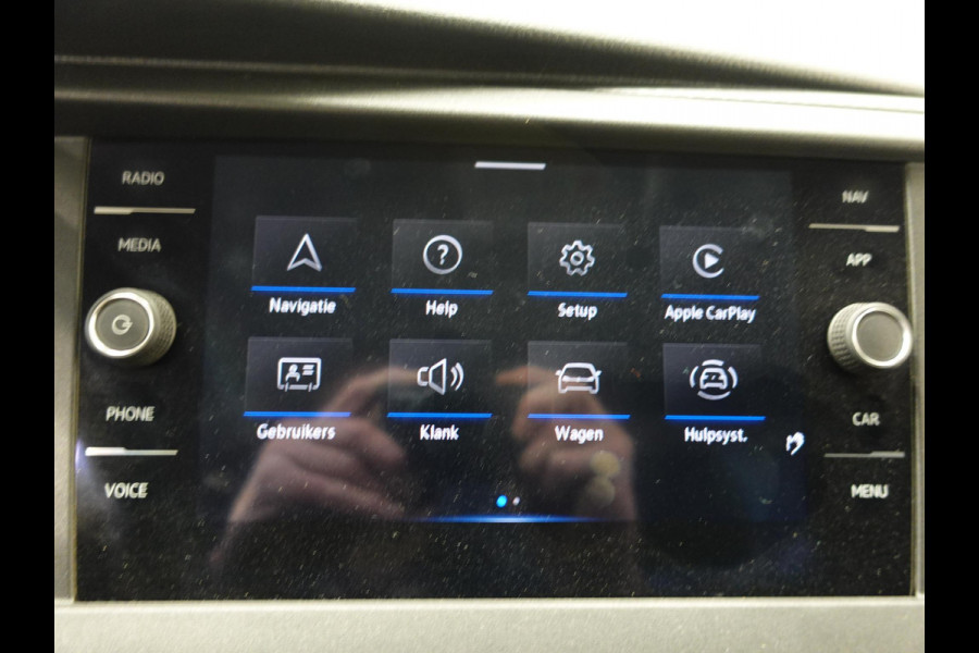 Volkswagen Transporter 2.0 TDI 110pk L2H1 Navigatie Apple Carplay/Android Auto Trekhaak Camera Parkeersensoren achter Cruise Control Airco