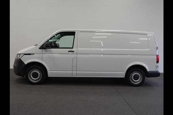 Volkswagen Transporter 2.0 TDI 110pk L2H1 Navigatie Apple Carplay/Android Auto Trekhaak Camera Parkeersensoren achter Cruise Control Airco