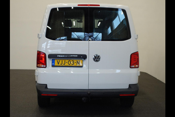 Volkswagen Transporter 2.0 TDI 110pk L2H1 Navigatie Apple Carplay/Android Auto Trekhaak Camera Parkeersensoren achter Cruise Control Airco