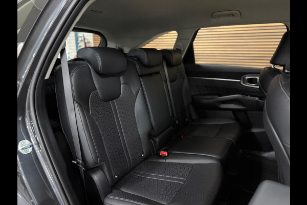 Kia Sorento 1.6 T-GDI Plug-in Hybrid 4WD DynamicLine 7p. | Luxe Leer | Afn. Trekhaak | Winterpakket | Adaptive Cruise Kia Sorento 1.6 T-GDI Plug-in Hybrid 4WD DynamicLine 7p. | Luxe Leer | Afn. Trekhaak | Winterpakket | Adaptive Cruise