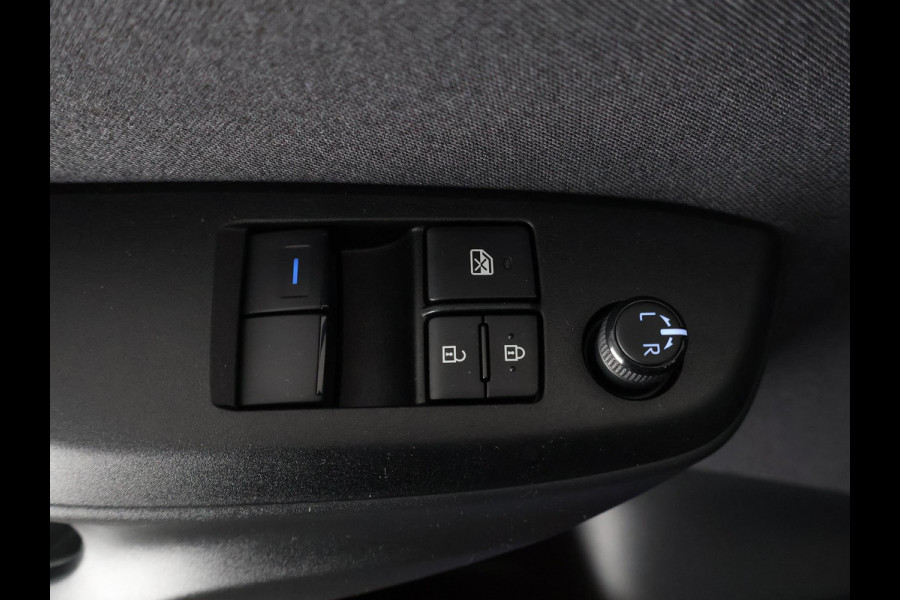 Toyota Yaris 1.5 HYBRID BI-TONE AUTOMAAT NAVI GARANTIE 6-2032 PARKEERCAMERA.APPLE /ANDROID CARPLAY Toyota Yaris 1.5 HYBRID BI-TONE AUTOMAAT NAVI GARANTIE 6-2032 PARKEERCAMERA.APPLE /ANDROID CARPLAY