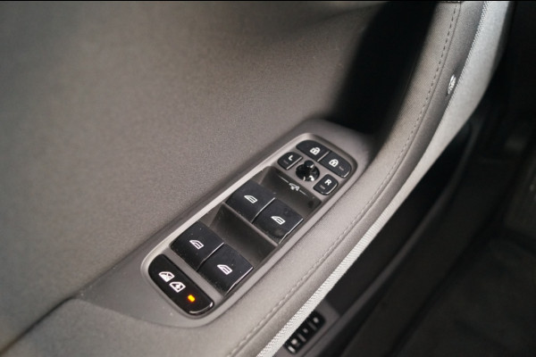 Polestar 2 Long Range Dual Motor 78kWh Launch Edition -PANO-TREKHAAK- Polestar 2 Long Range Dual Motor 78kWh Launch Edition -PANO-TREKHAAK-