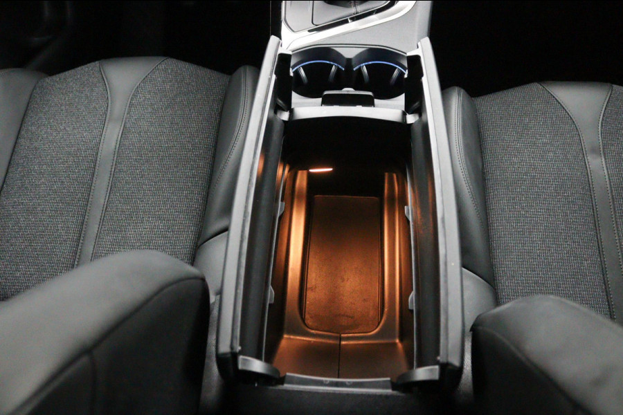 Peugeot 3008 1.2 PureTech Allure*NAVI*ECC*CRUISE*CARPLAY* Peugeot 3008 1.2 PureTech Allure*NAVI*ECC*CRUISE*CARPLAY*