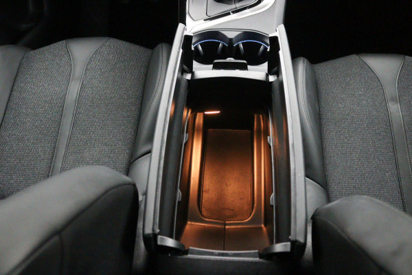 Peugeot 3008 1.2 PureTech Allure*NAVI*ECC*CRUISE*CARPLAY* Peugeot 3008 1.2 PureTech Allure*NAVI*ECC*CRUISE*CARPLAY*