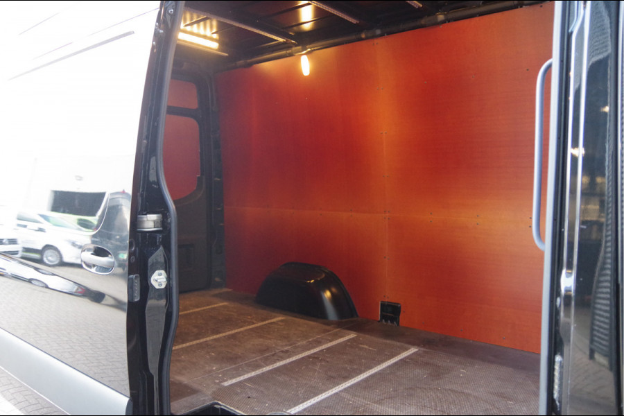 Mercedes-Benz Sprinter 316 2.2 CDI L2H2 LED, LEDER, 3.5T TREKHAAK, MBUX10'', 360 CAMERA, ADAPT. CRUISE, NAVI, CLIMA, PARKEERSENSOREN