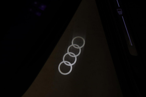 Audi A6 Avant 55 TFSI e quattro Competition /PANO/SFEER/MEMORY/360CAM/VOL Audi A6 Avant 55 TFSI e quattro Competition /PANO/SFEER/MEMORY/360CAM/VOL