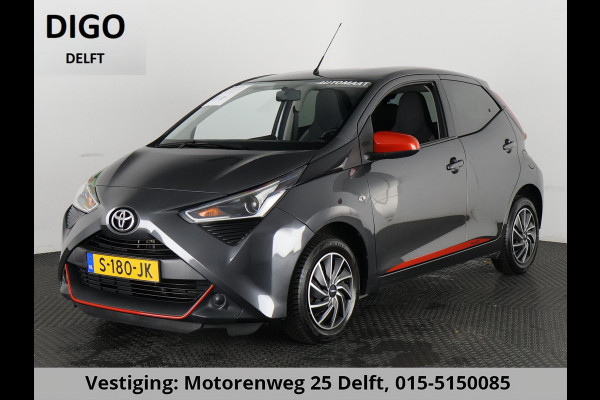 Toyota Aygo 1.0 VVT-i X-PLAY AUTOMAAT GARANTIE TOT 10-2031 BIJNA 2022. APPLE CARPLAY & ANDROID AUTO . ACHTERUITRIJ CAMERA .