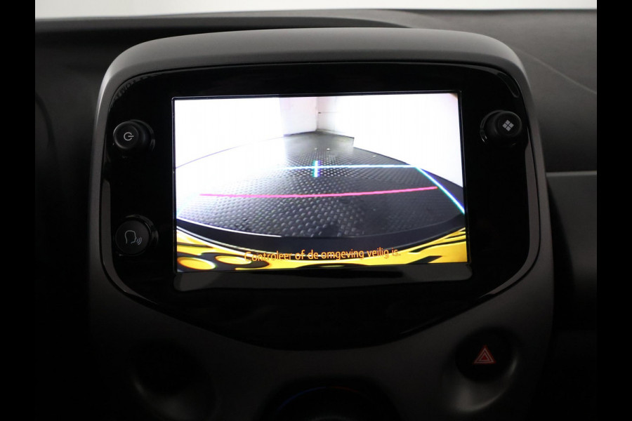 Toyota Aygo 1.0 VVT-i X-PLAY AUTOMAAT GARANTIE TOT 10-2031 BIJNA 2022. APPLE CARPLAY & ANDROID AUTO . ACHTERUITRIJ CAMERA .