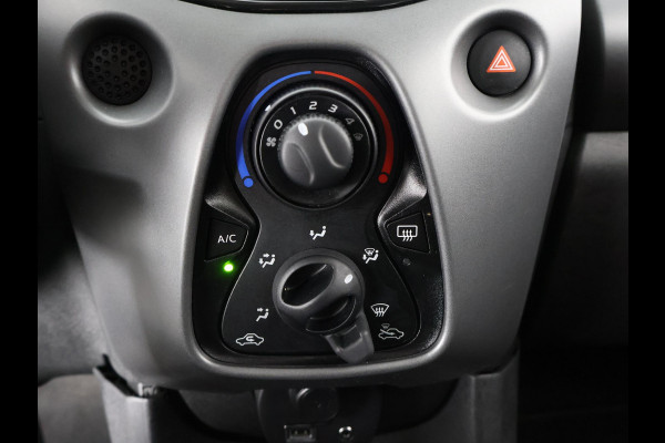 Toyota Aygo 1.0 VVT-i X-PLAY AUTOMAAT GARANTIE TOT 10-2031 BIJNA 2022. APPLE CARPLAY & ANDROID AUTO . ACHTERUITRIJ CAMERA .