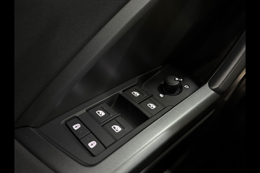 Audi Q3 45 TFSI e S Edition | S-Line | Pano | Trekhaak | Virtual Cockpit | Carplay | Half Leer | 19' inch