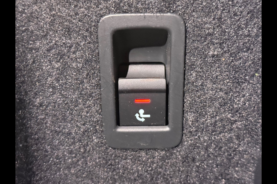 Audi Q3 45 TFSI e S Edition | S-Line | Pano | Trekhaak | Virtual Cockpit | Carplay | Half Leer | 19' inch