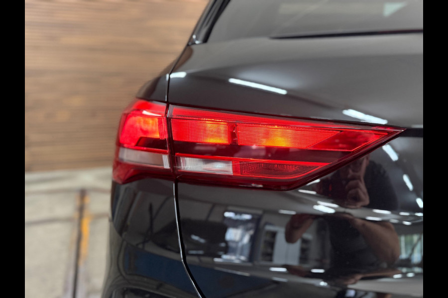 Audi Q3 45 TFSI e S Edition | S-Line | Pano | Trekhaak | Virtual Cockpit | Carplay | Half Leer | 19' inch