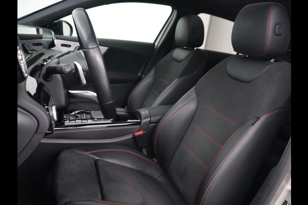 Mercedes-Benz A-Klasse 250e AMG | Panoramadak | Trekhaak | Memory | Matrix LED | Sfeerverlichting | Leder/Alcantara | Stoelverwarming | Keyless | Camera | Navigatie | Widescreen | PHEV | Plug In