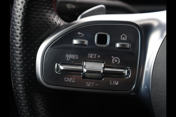 Mercedes-Benz A-Klasse 250e AMG | Panoramadak | Trekhaak | Memory | Matrix LED | Sfeerverlichting | Leder/Alcantara | Stoelverwarming | Keyless | Camera | Navigatie | Widescreen | PHEV | Plug In